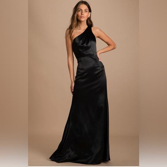 NWT Lulu’s On the Guest List Black Satin One-Shoulder Maxi Dress Prom - Picture 1 of 13